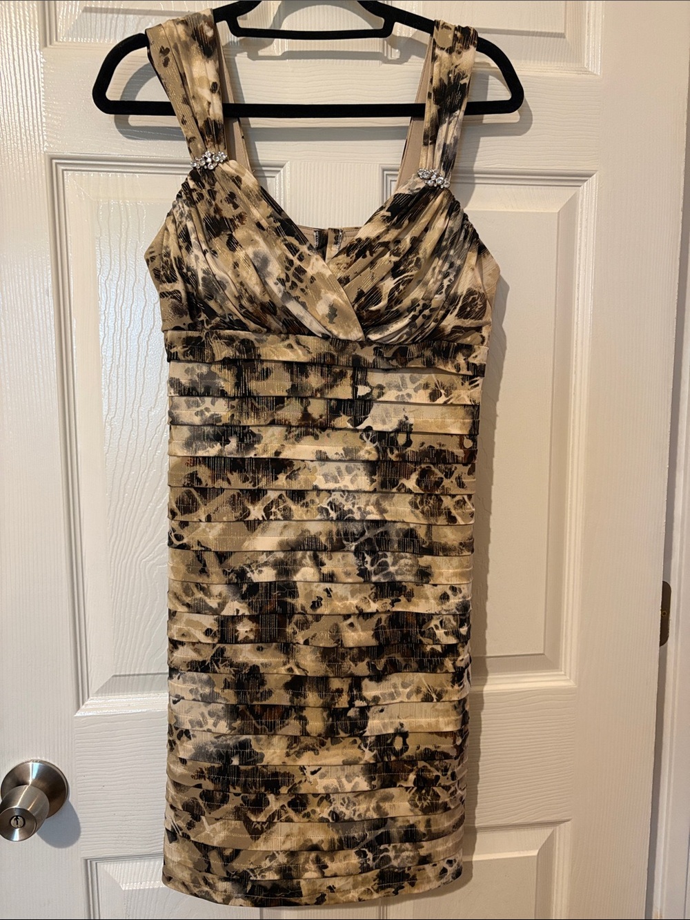 R&M Richards Beige and Black Printed Midi Dress